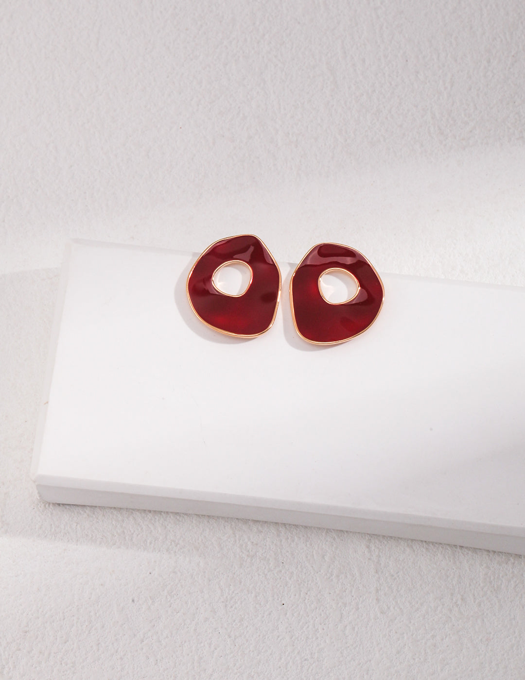 Holiday Elegance Pure Silver Drip Glaze Earrings – Classic Red K Gold Finish