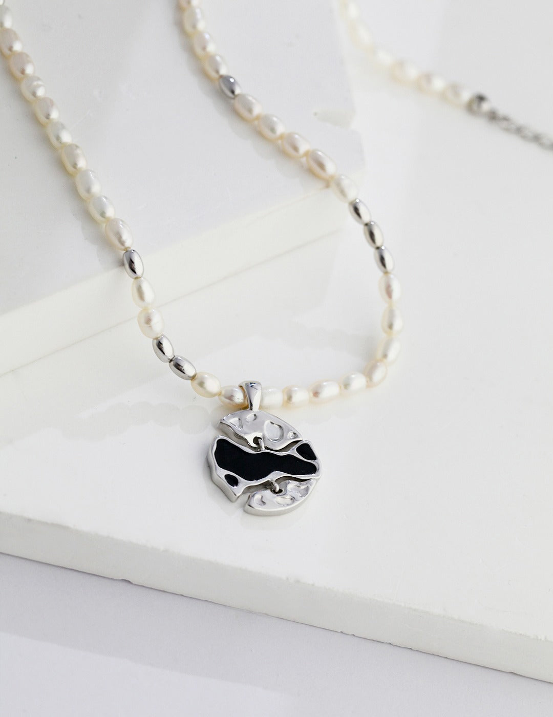 Dynamic Pure Silver Pearl Necklace with Enamel Accents - Available in Vintage Gold and White Gold