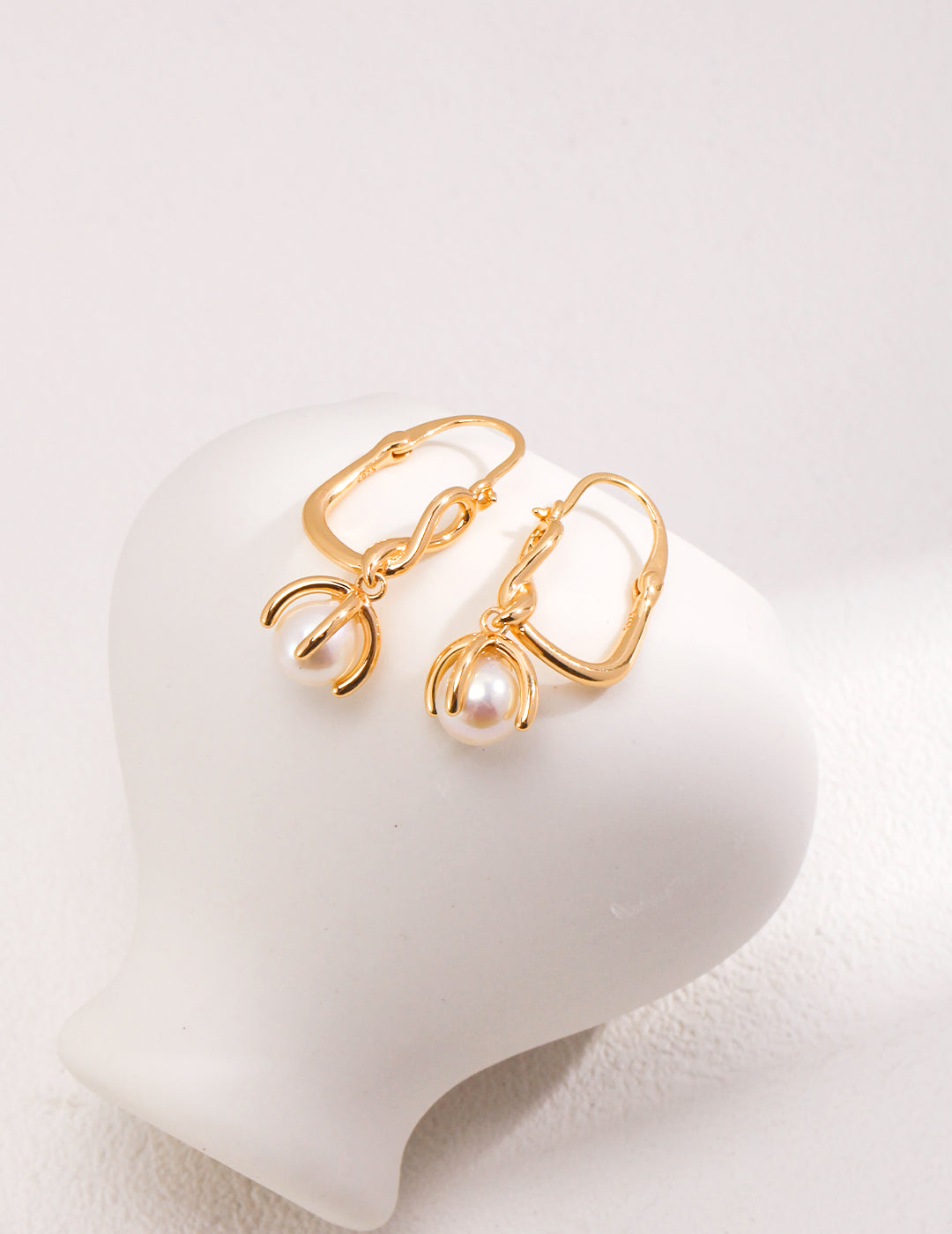 Vintage Gold Square Frame Pearl Earrings: Timeless Elegance in Natural Pearl