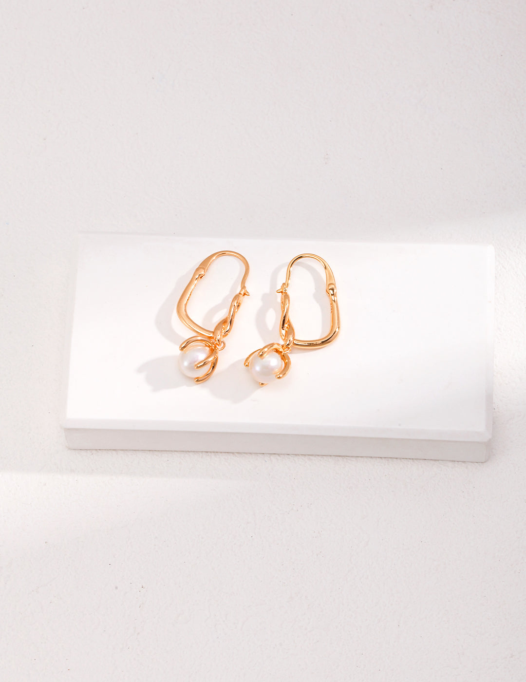 Vintage Gold Square Frame Pearl Earrings: Timeless Elegance in Natural Pearl